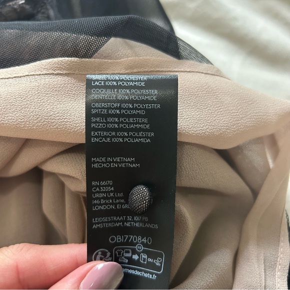 Anthropologie Layered Tulle Puff Sleeve Lace Blouse Size Small Black/Nude - Picture 7 of 8